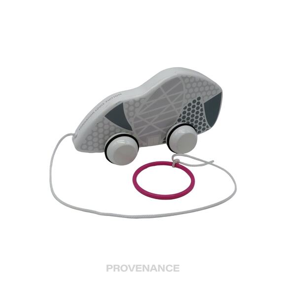 🔴 Louis Vuitton Foundation Wooden Car Toy - Picture 1 of 9